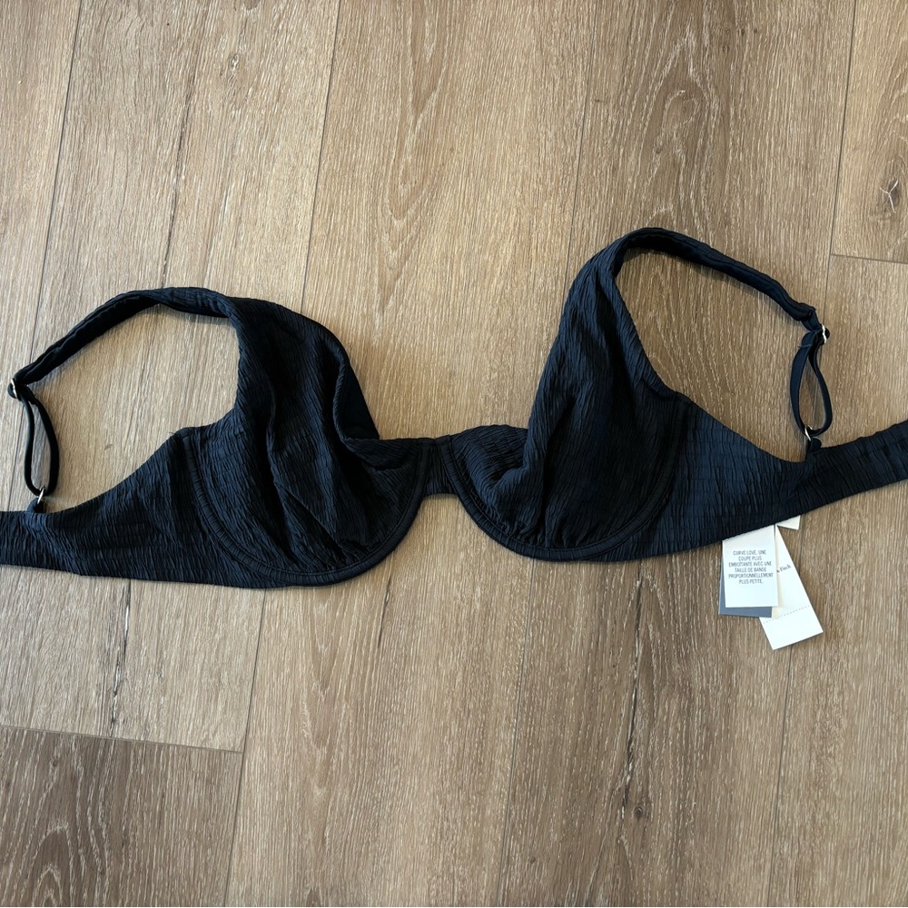 Women’s black A&F Swim Top
